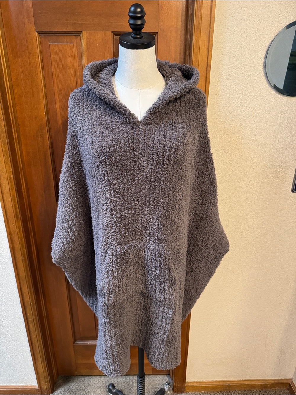 Barefoot Dreams Cozy Hooded Poncho in Charcoal Gray Size 1